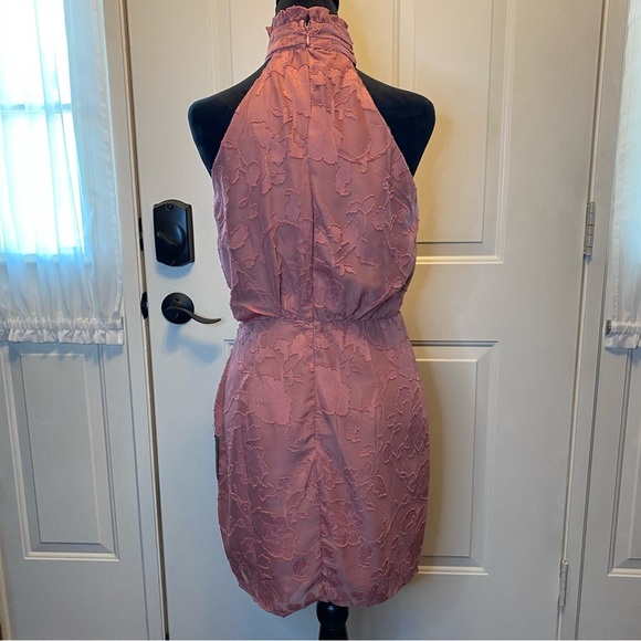 NWT Lulus Chic Demeanor Rusty Rose Floral Jacquard Halter Mini Dress Sz S - Picture 15 of 16